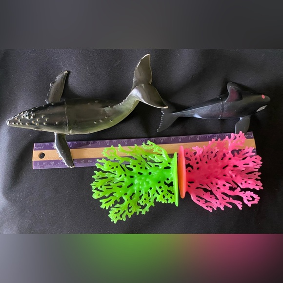 Vintage Quality Lot (16) LargePlastic Animals Including Safari, Sea, & Barnyard - Picture 2 of 15